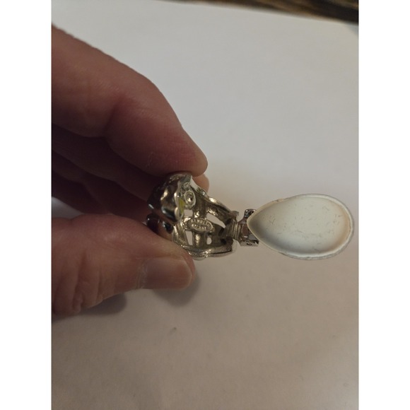 NEW Vintage Kenneth J. Lane clip on earrings - Picture 2 of 4